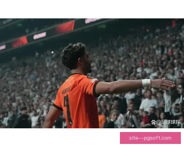 曼联锁定德甲高个年轻中后卫瞄准防线全面升级